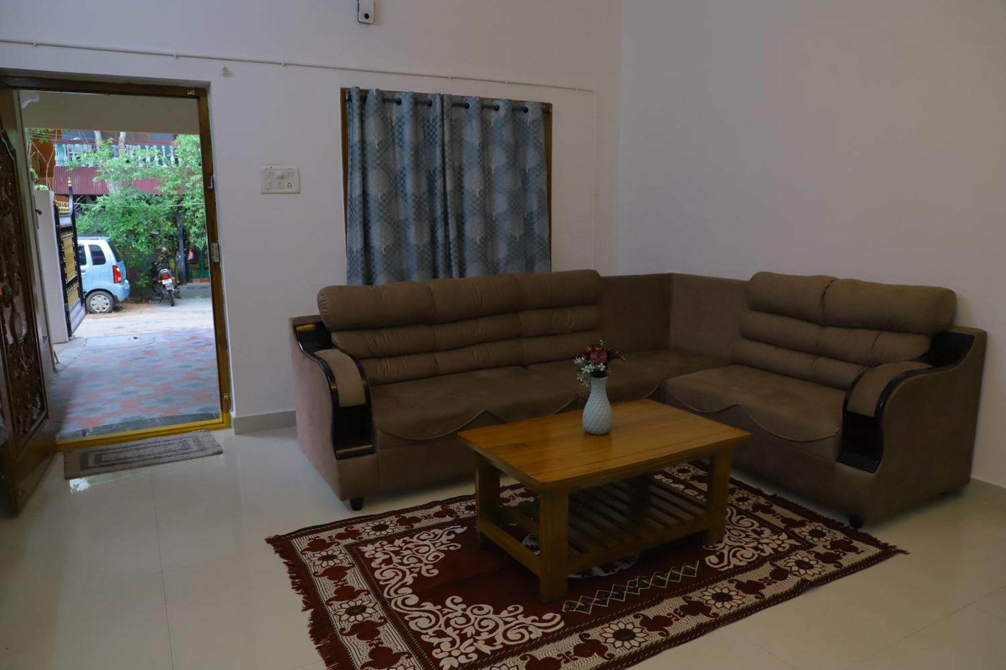 Nanda Mohan Homestay- Luxuries Ac Apartment Close To Alipiri Foothills-Kapila Teertham And Iskcon Temple Tirupati Ngoại thất bức ảnh