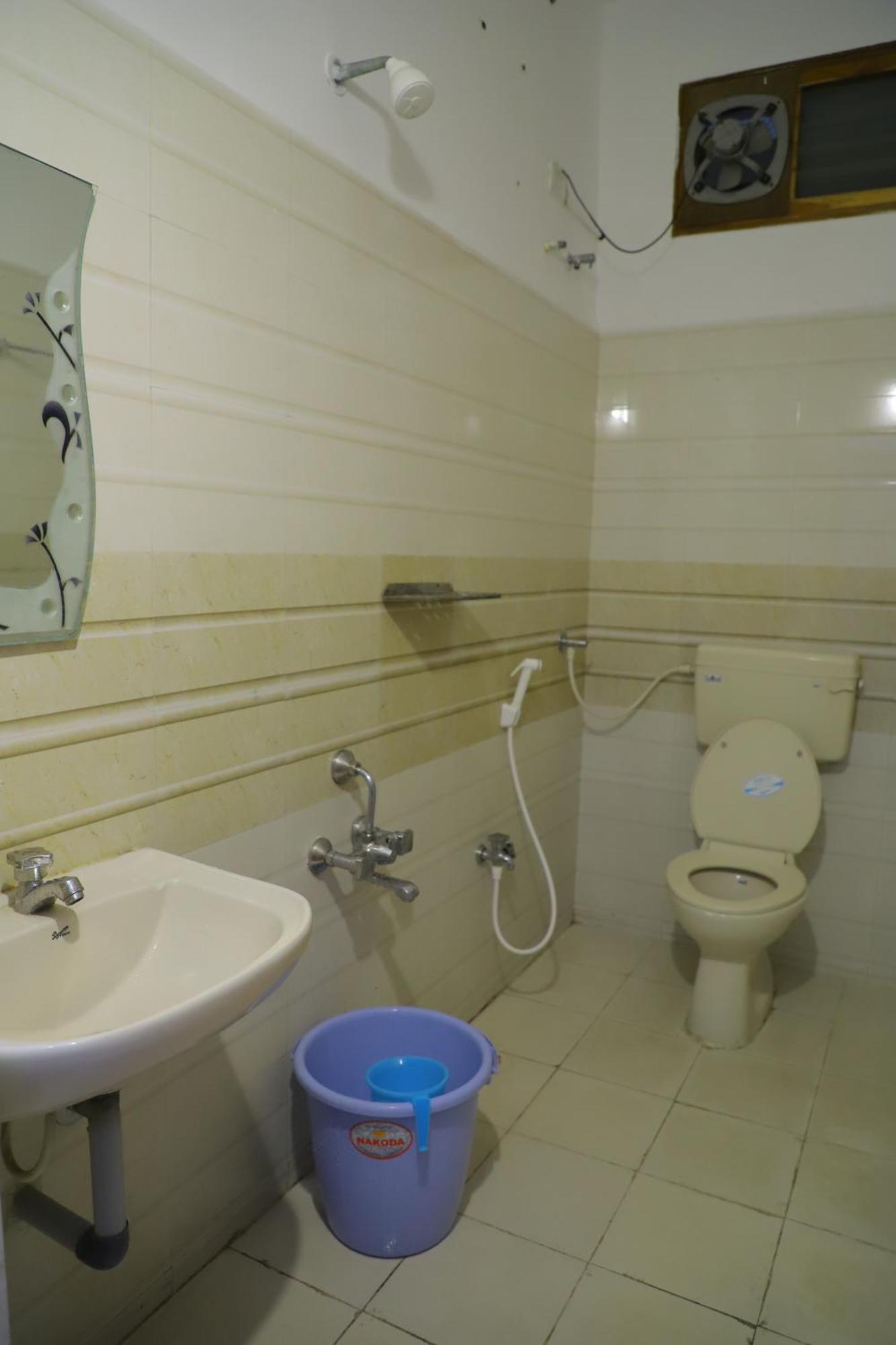 Nanda Mohan Homestay- Luxuries Ac Apartment Close To Alipiri Foothills-Kapila Teertham And Iskcon Temple Tirupati Ngoại thất bức ảnh
