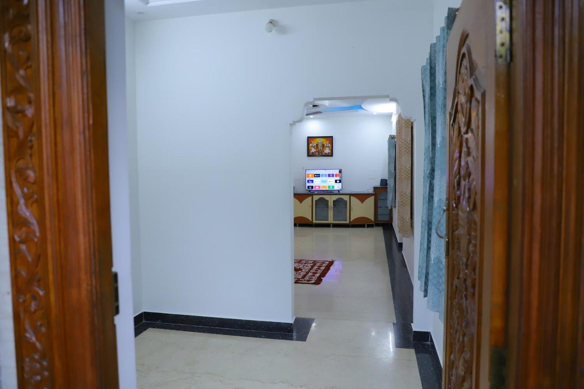 Nanda Mohan Homestay- Luxuries Ac Apartment Close To Alipiri Foothills-Kapila Teertham And Iskcon Temple Tirupati Ngoại thất bức ảnh