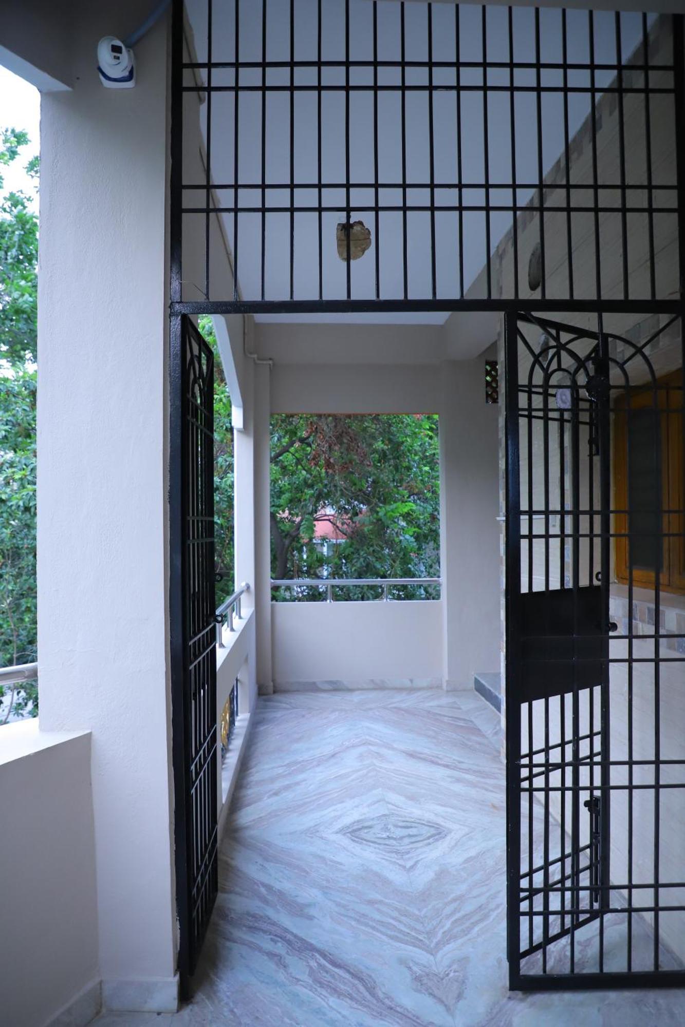 Nanda Mohan Homestay- Luxuries Ac Apartment Close To Alipiri Foothills-Kapila Teertham And Iskcon Temple Tirupati Ngoại thất bức ảnh